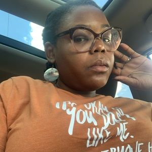 Meet your Posher, Elona